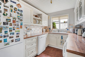 Kitchen- click for photo gallery